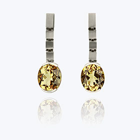 Ohrschmuck aus 18 Karat Weißgold mit gelben Beryllen