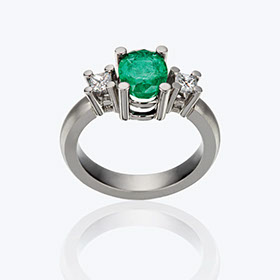 Ring aus 18 Karat Weißgold mit Smaragd und Diamanten